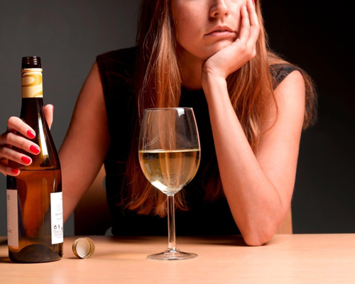 Анонимное лечение женского алкоголизма в Туринске